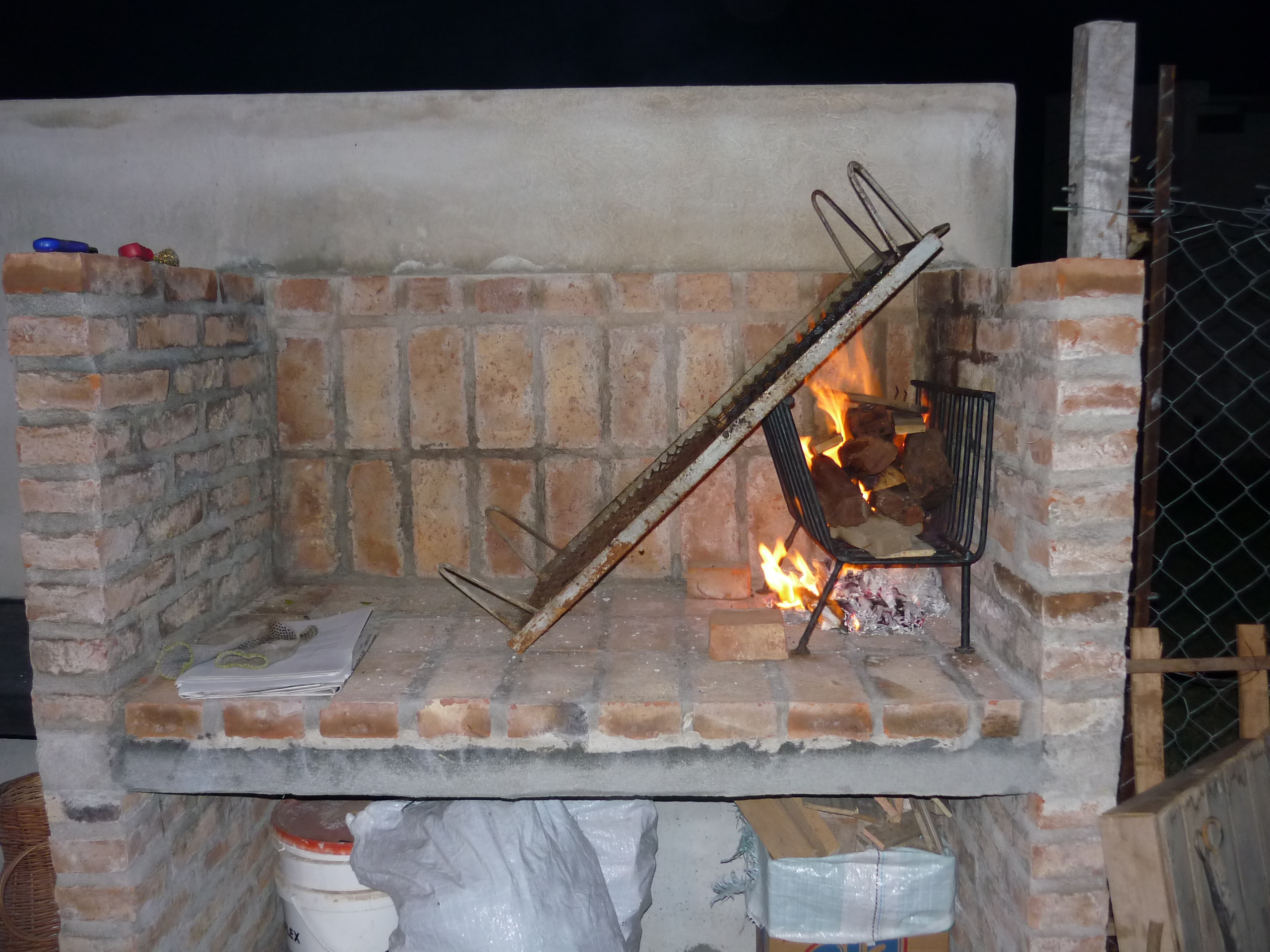 fotos/2010-05-15 - Inauguracion parrilla de afuera/P1010160.JPG